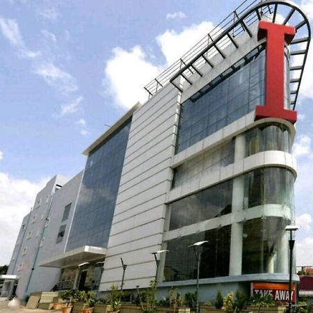Capital O Surabhi Elite Near Miraj Cinemas - Shalini Shivani Sururnagar Экстерьер фото