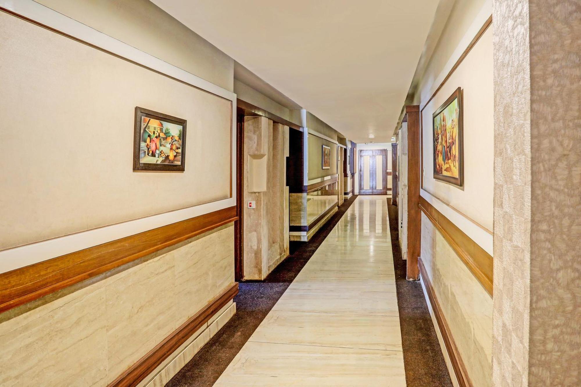 Capital O Surabhi Elite Near Miraj Cinemas - Shalini Shivani Sururnagar Экстерьер фото